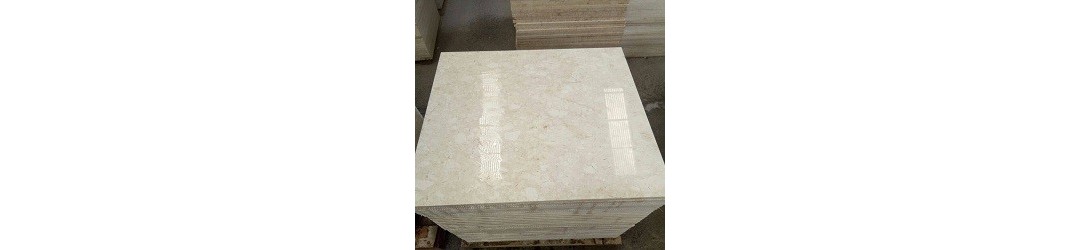 Beberapa jenis marmer populer di Indonesia, baik lokal maupun impor, menawarkan corak dan warna yang beragam.  Marmer Statuario Classico: Dikenal dengan latar belakang putih bersih dan urat abu-abu dramatis, sering dianggap sebagai simbol kemewahan.