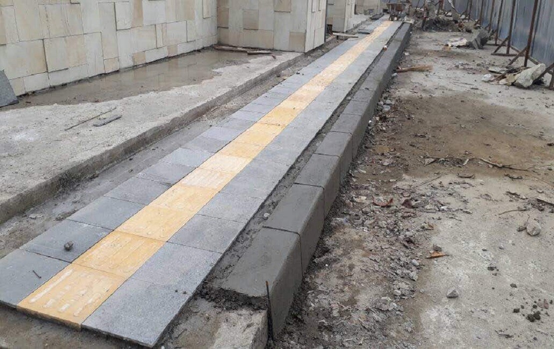 Guiding Block | Andesit Bakar Application at Sidewalk Pedestrian